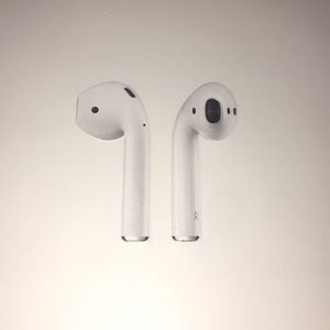 AIRPODS 2ND GEN WIRELESS CHARGING CASE